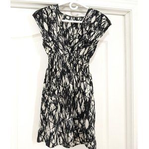 XS Black and White Mini Dress with Pockets